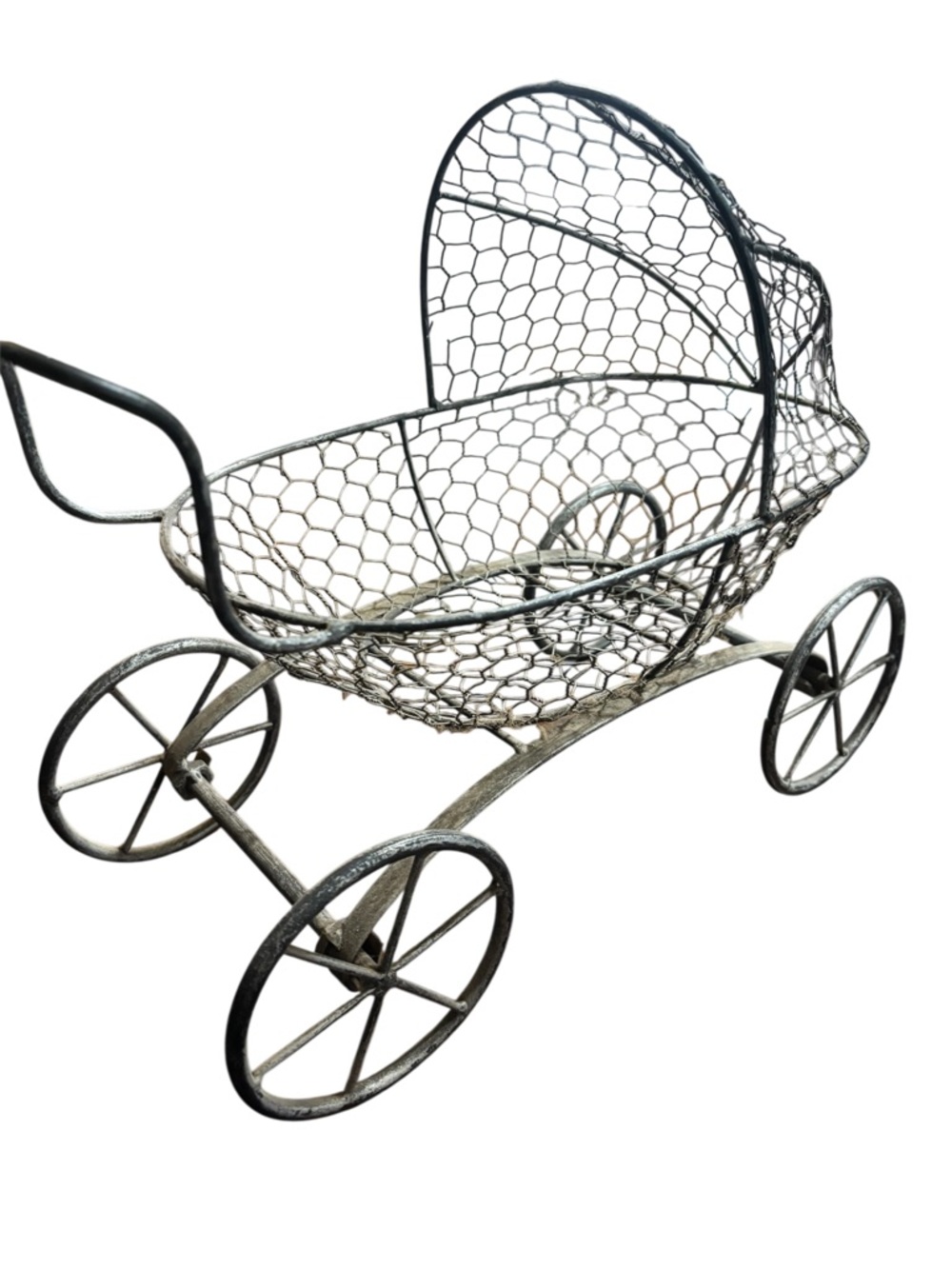 Metal and chicken wire carriage. - Picture 2 of 3